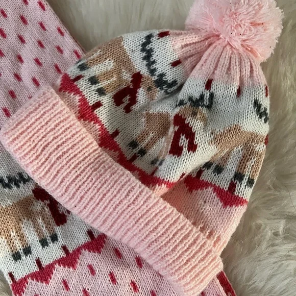 Toddler girl hat and scarf set - Picture 6 of 6